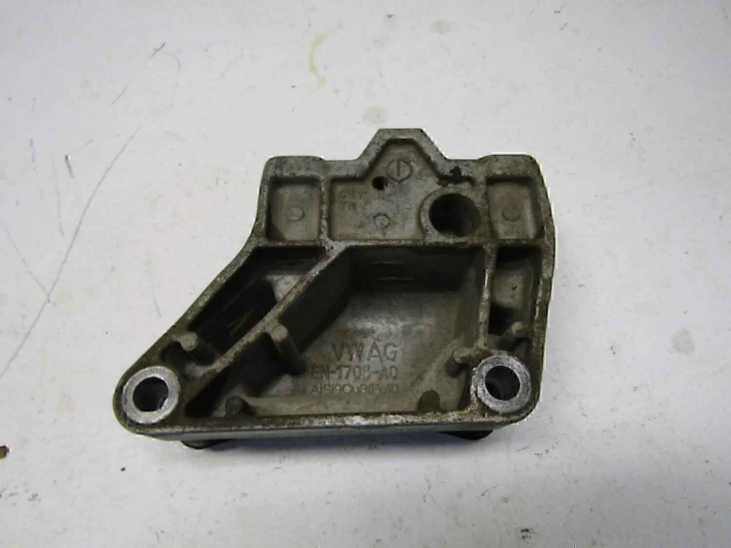 Кронштейн КПП SKODA Octavia (A5 1Z-) 2004-2013 - изображение 1