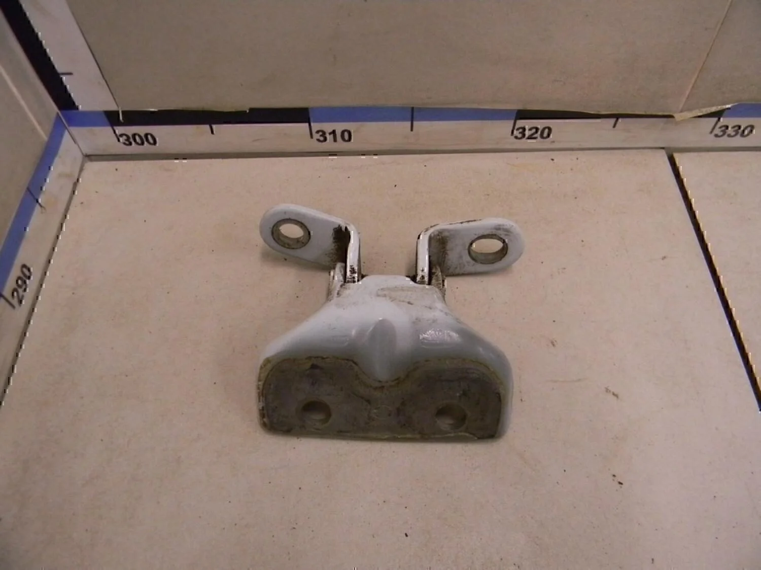 Петля двери Hyundai-KIA Ceed 2007- 2012 - миниатюра 2