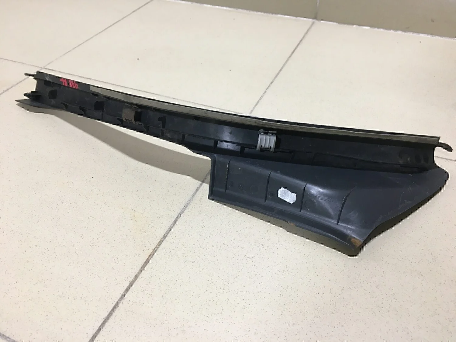 Накладка порога (внутренняя) NISSAN Almera (G15) 2013> - миниатюра 2