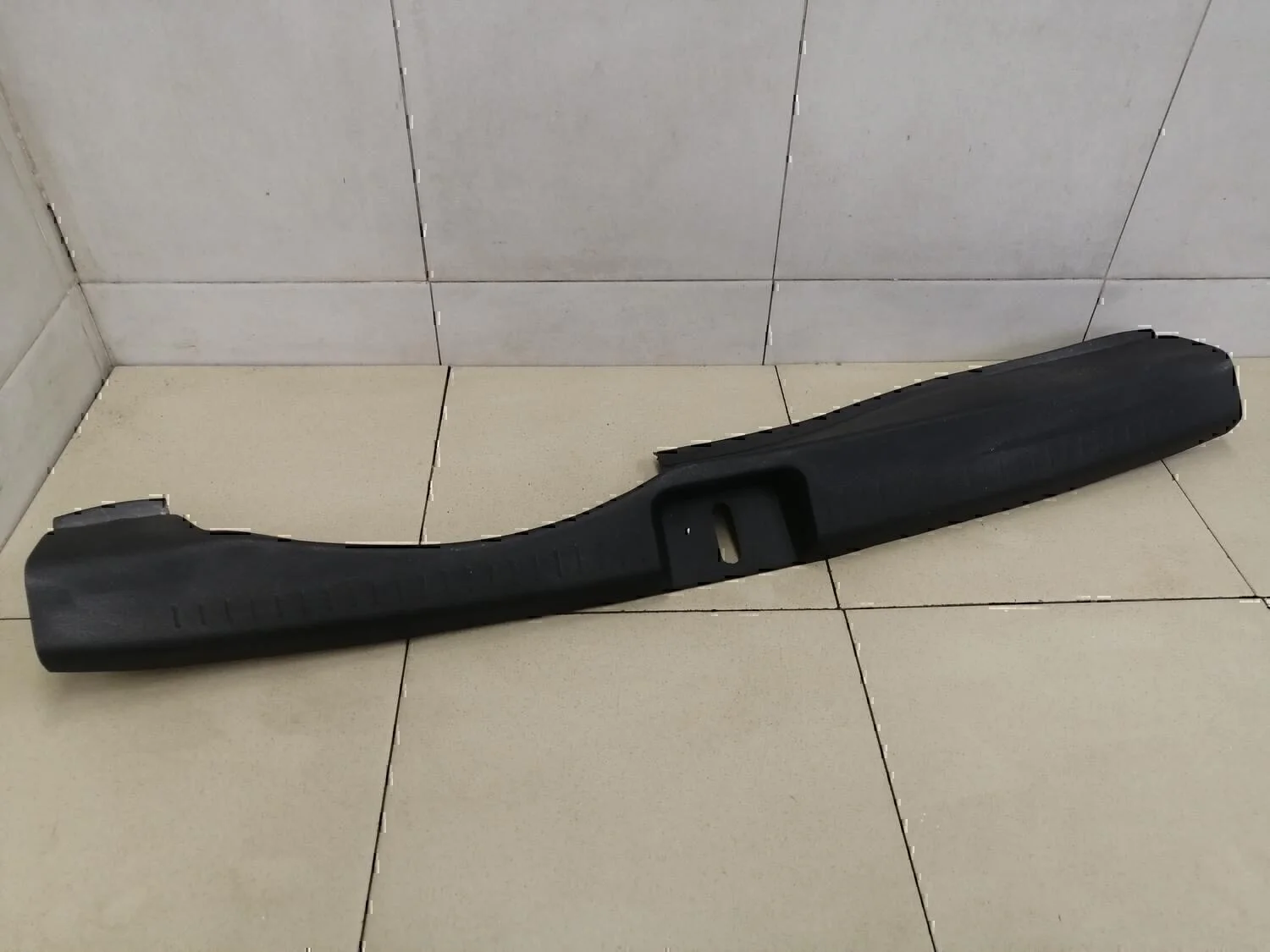 Накладка замка багажника GREAT WALL M2 (2010-1014) - миниатюра 2
