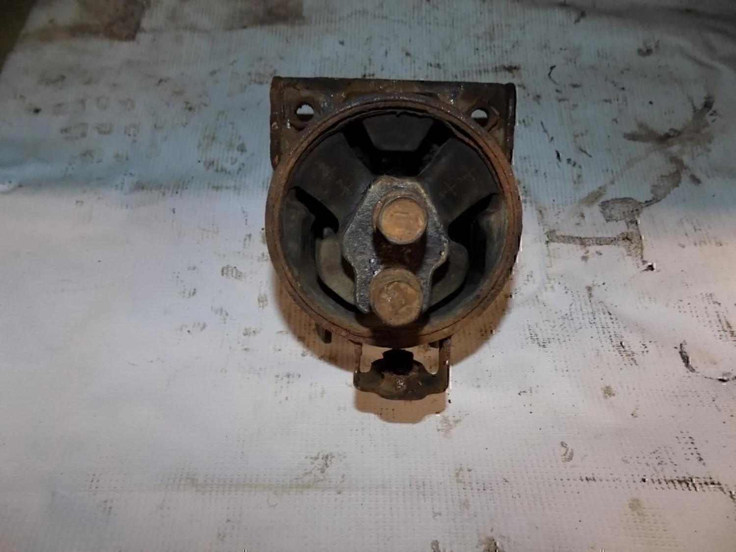 Опора КПП Hyundai-KIA Getz 2002-2010 - миниатюра 2