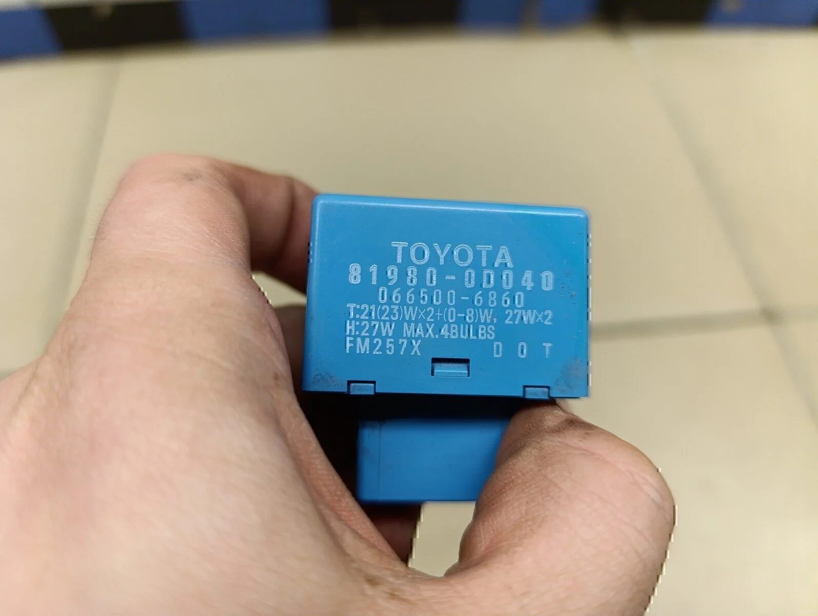 Реле поворотов TOYOTA Yaris 2005-2011 - миниатюра 3