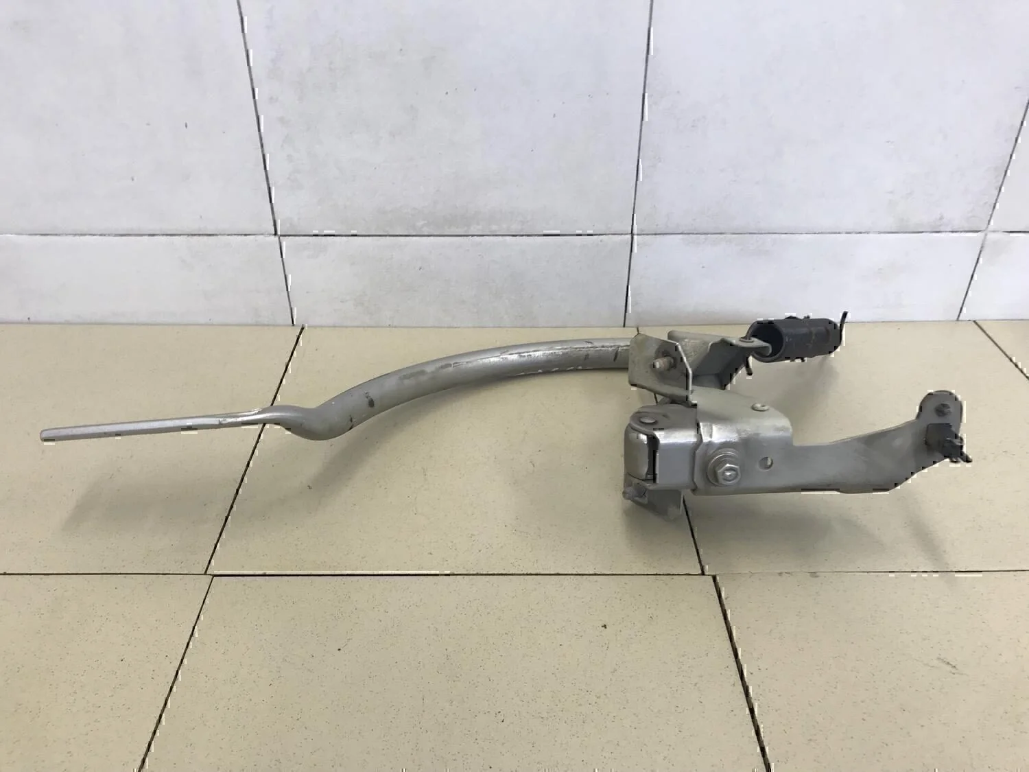 Петля крышки багажника FIAT Marea 1996-2002 - миниатюра 4
