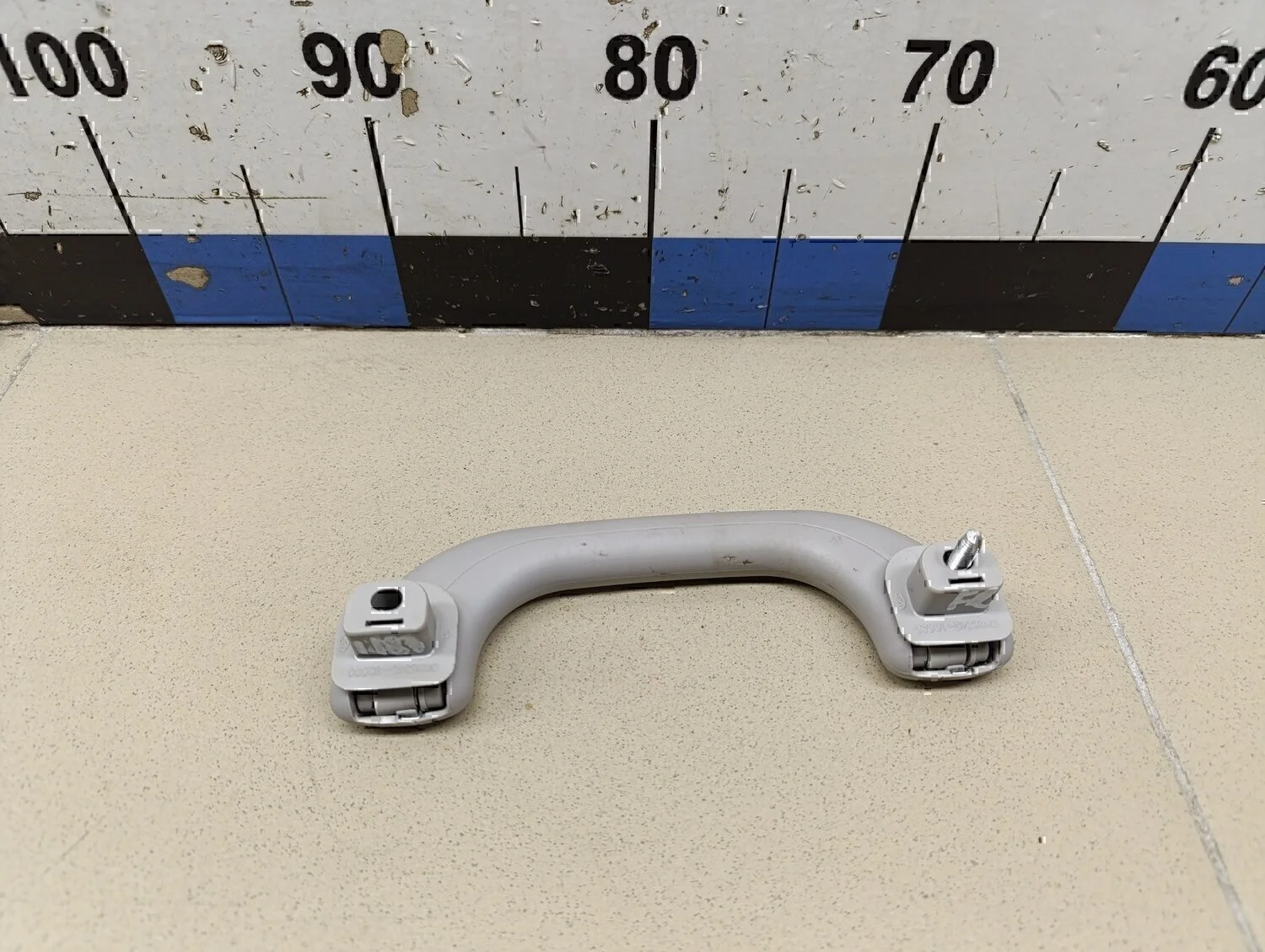 Ручка внутренняя потолочная Hyundai-KIA Soul 2009-2014 - миниатюра 4