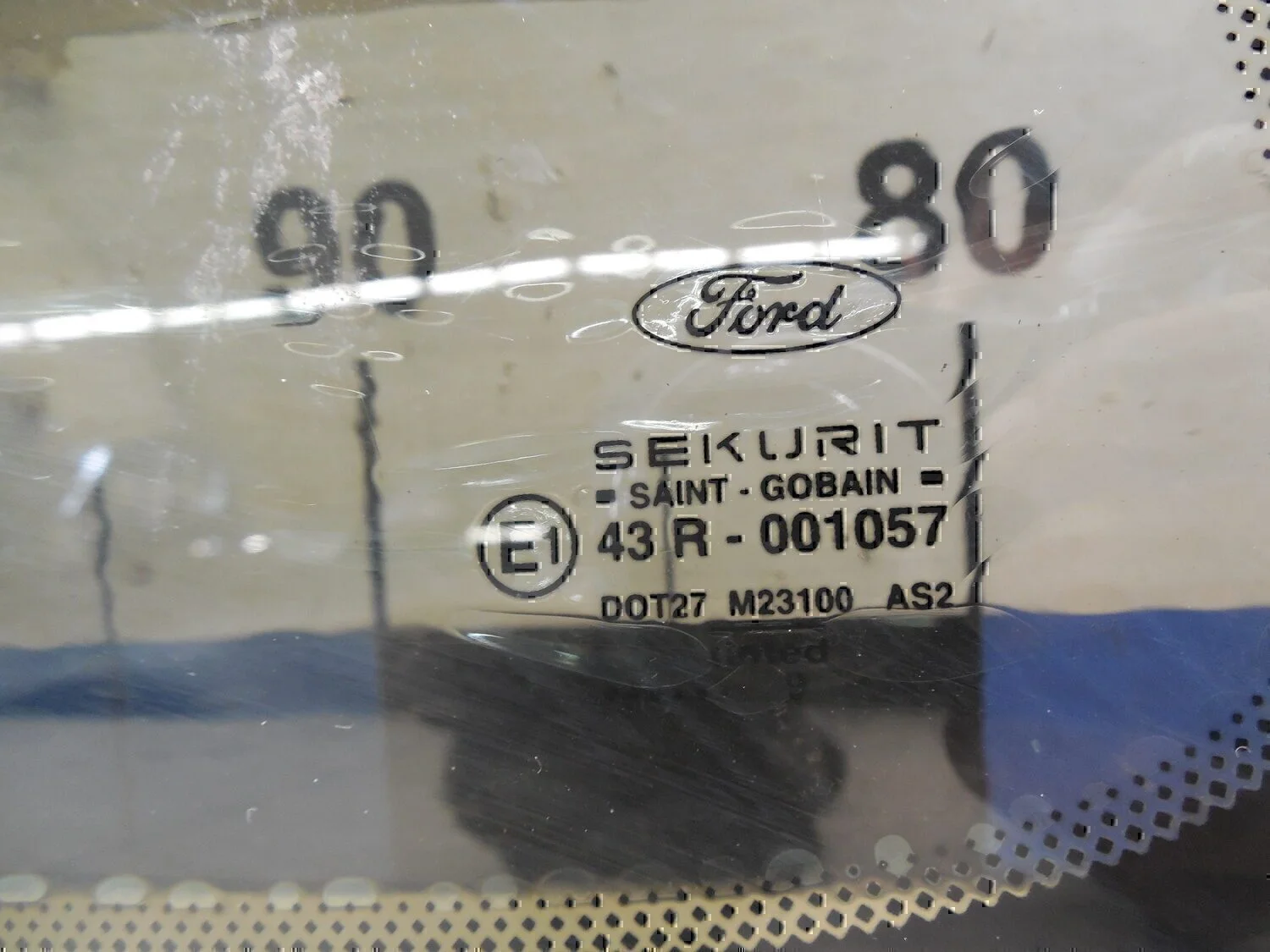 Стекло кузовное глухое правое FORD Focus I 1998-2004 - миниатюра 3