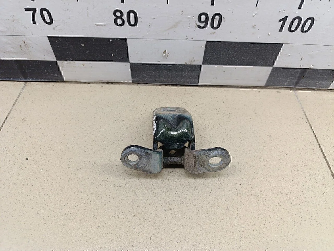 Петля двери Hyundai-KIA Tucson 2004-2010 - миниатюра 2