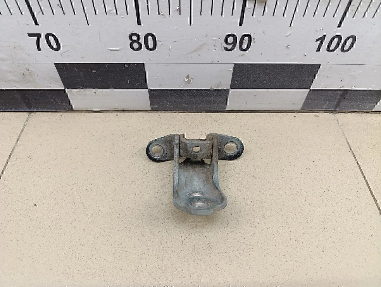 Петля двери Hyundai-KIA Tucson 2004-2010 - миниатюра 3