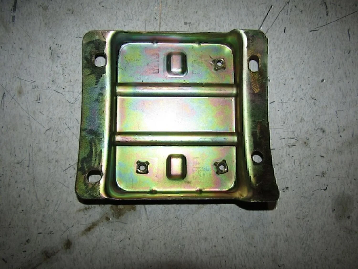 Кронштейн (сопут. товар) Chery Amulet (A15) 2006> - миниатюра 2