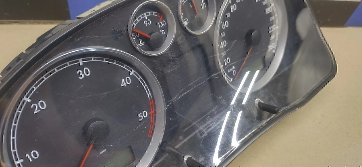 Панель приборов VW Passat [B5] 2000-2005 - миниатюра 4