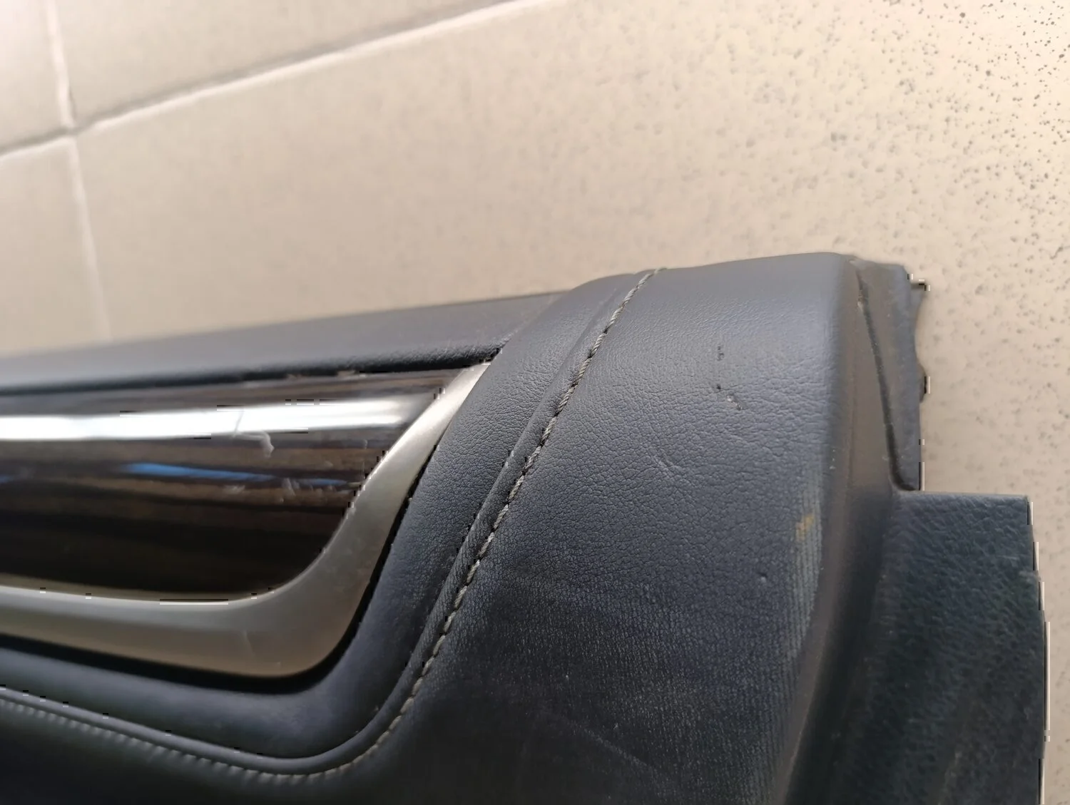 Обшивка двери задней правой Lexus LX 570 - миниатюра 5