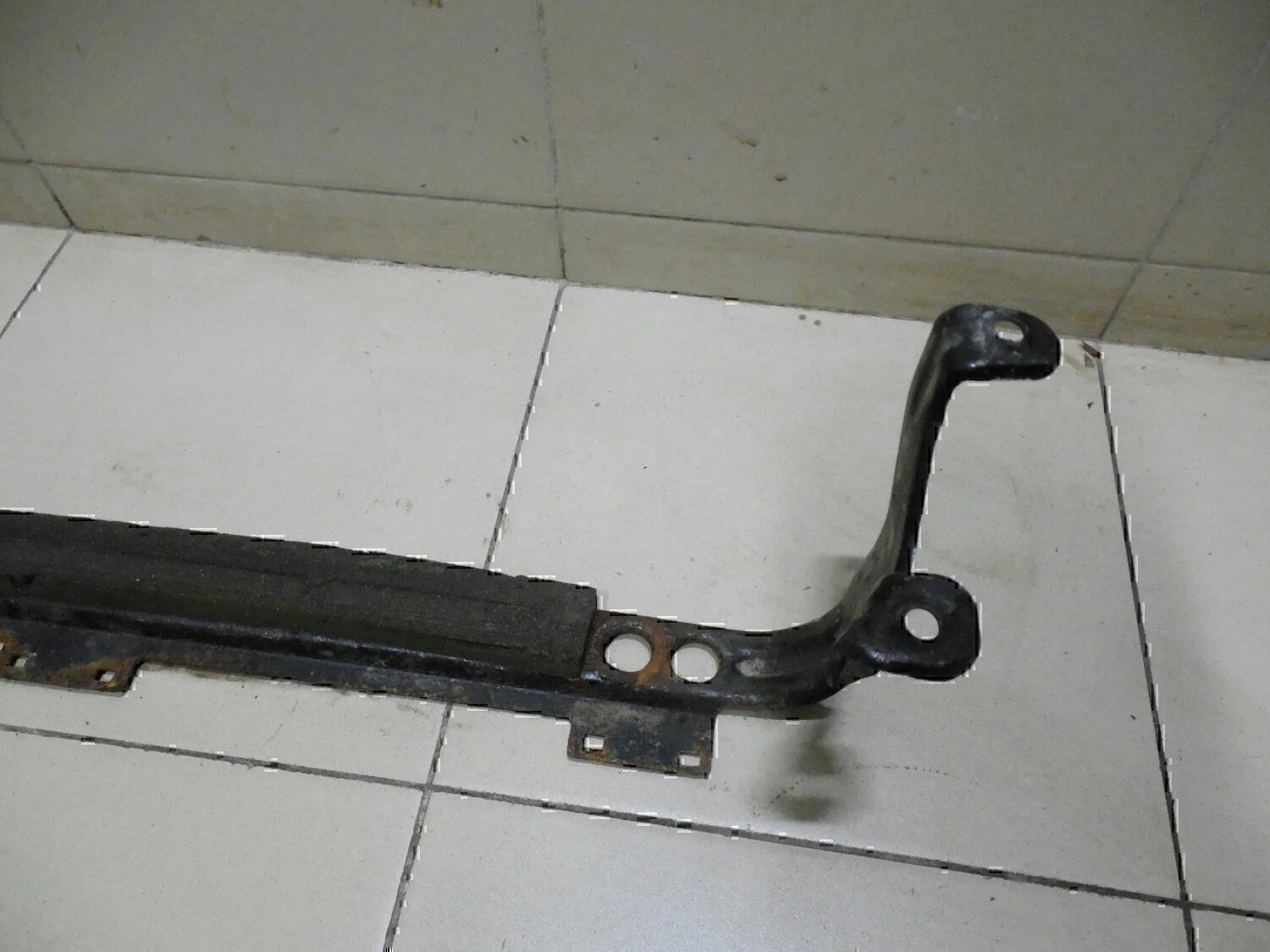 Балка подрадиаторная FORD Kuga 2008-2012 - миниатюра 3