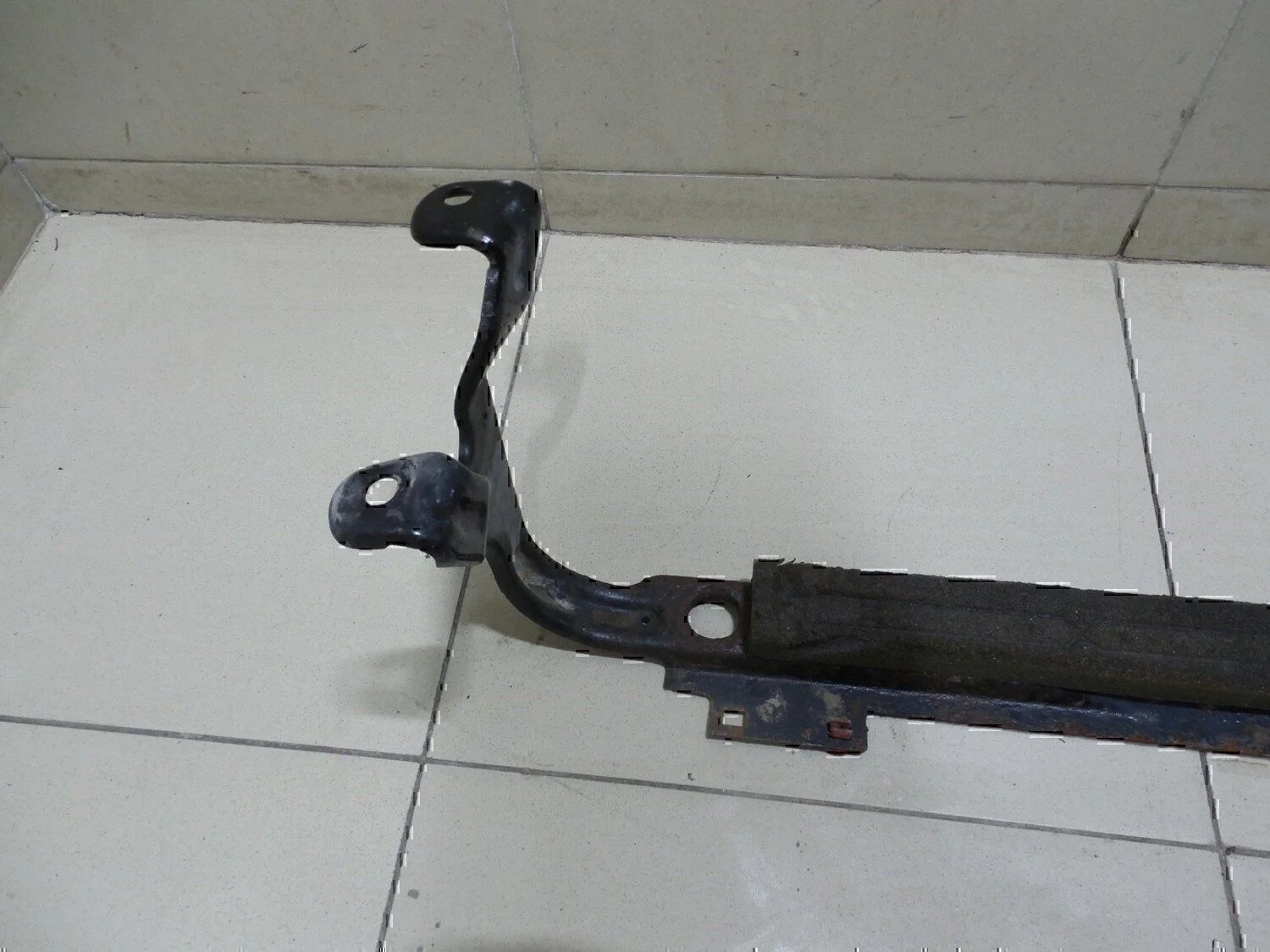Балка подрадиаторная FORD Kuga 2008-2012 - миниатюра 4