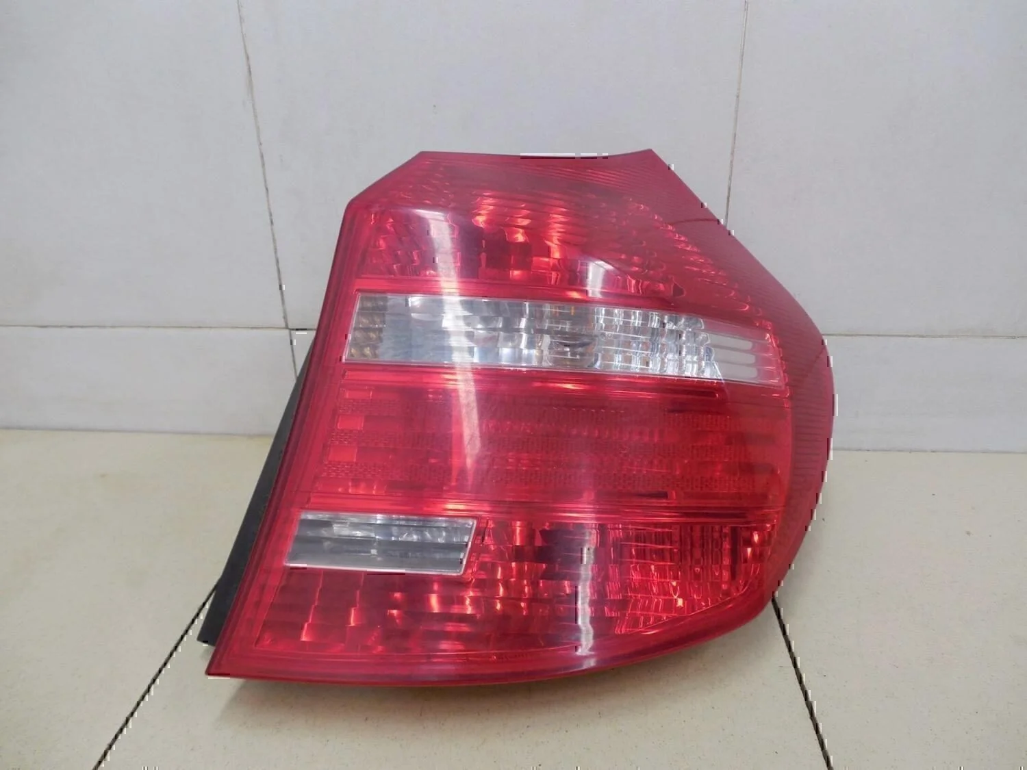 Фонарь задний правый BMW 1-серия E87/E81 2004> - миниатюра 2