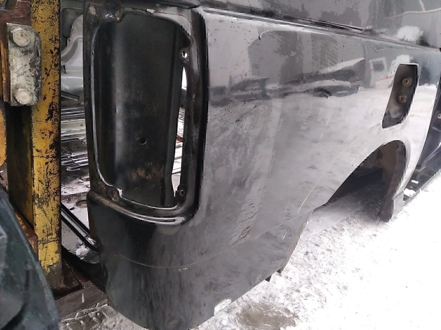 Крыло заднее правое UAZ Patriot 2003> - миниатюра 7