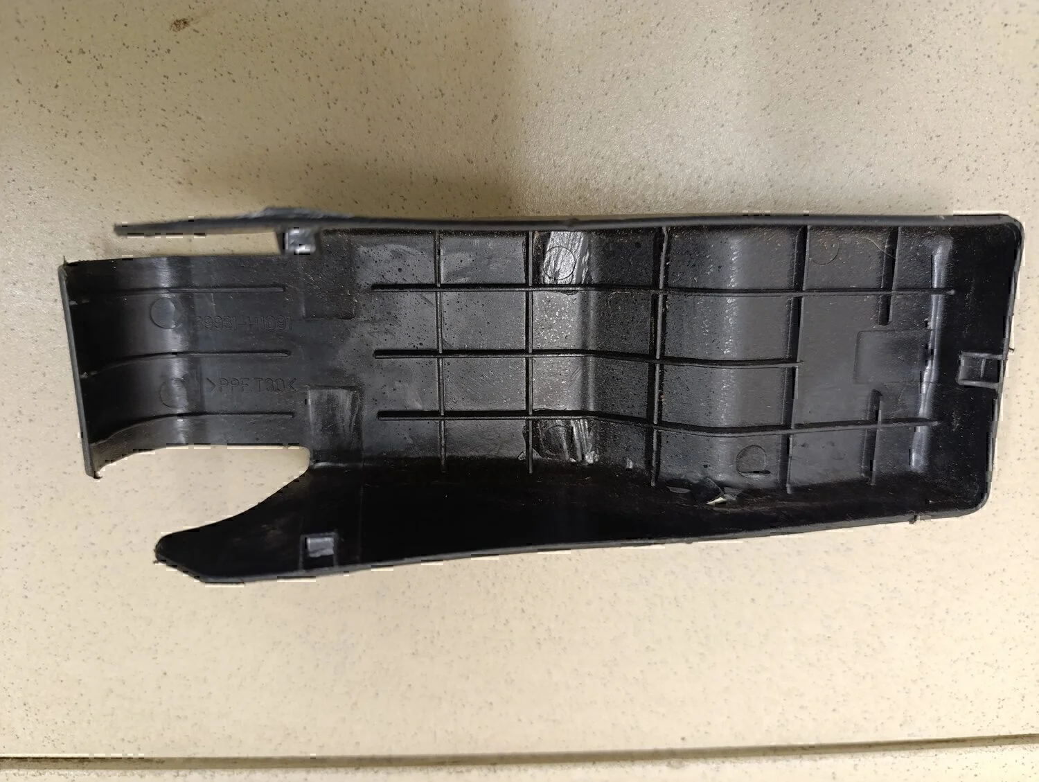 Накладка (кузов внутри) Hyundai-KIA Terracan 2001-2007 - миниатюра 2