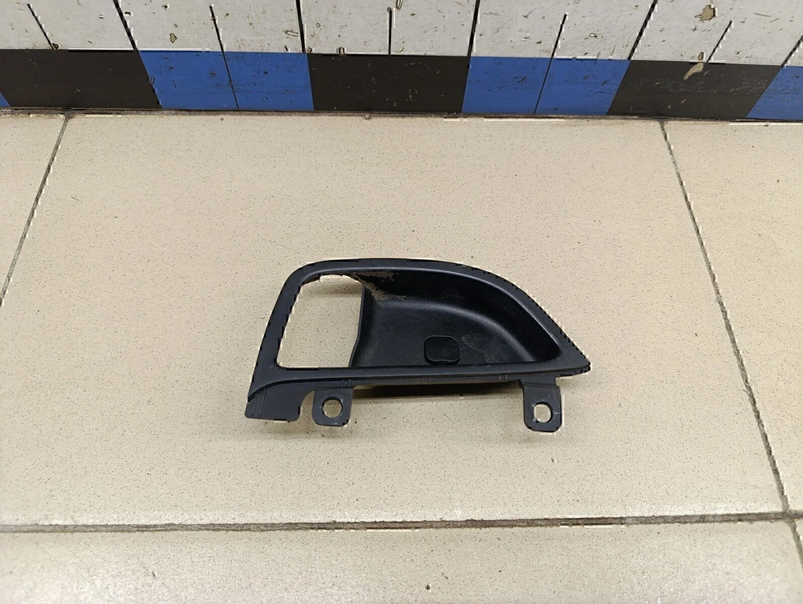 Накладка ручки внутренней Hyundai-KIA Elantra 2011-2016 - миниатюра 2