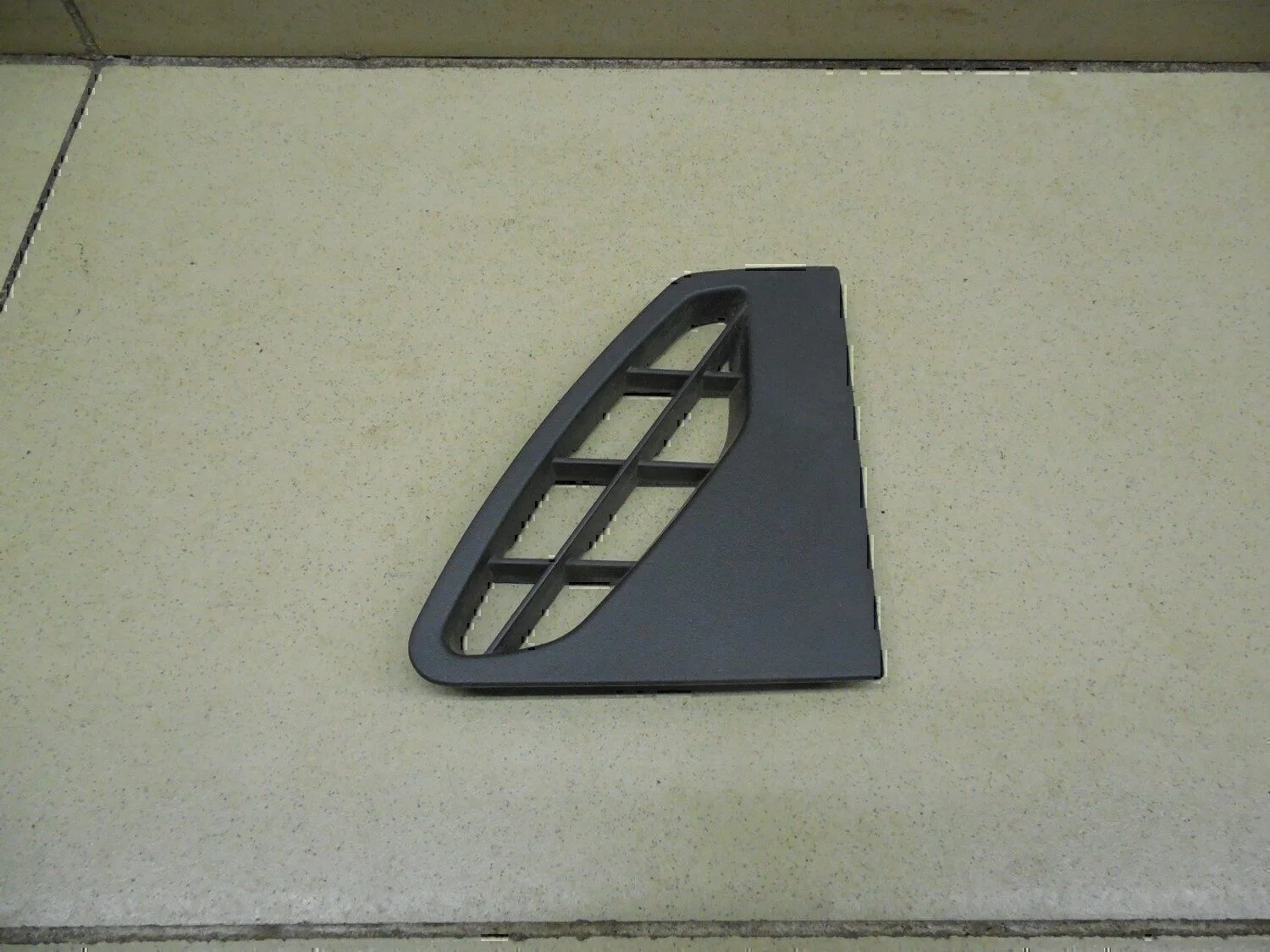 Накладка декоративная FORD Kuga 2008-2012 - изображение 1