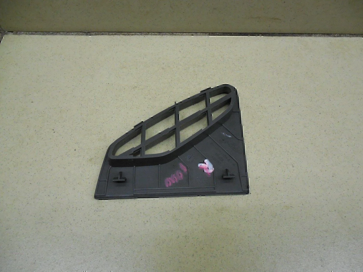 Накладка декоративная FORD Kuga 2008-2012 - миниатюра 3