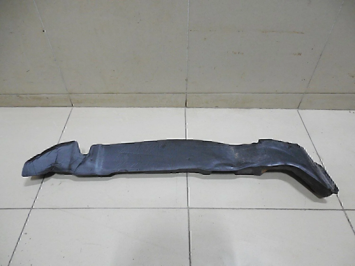 Пыльник (кузов внутри) FORD Kuga 2008-2012 - миниатюра 4