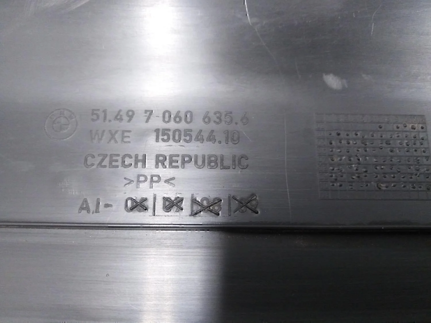Обшивка двери багажника BMW 1-серия E87/E81 2004> - миниатюра 5