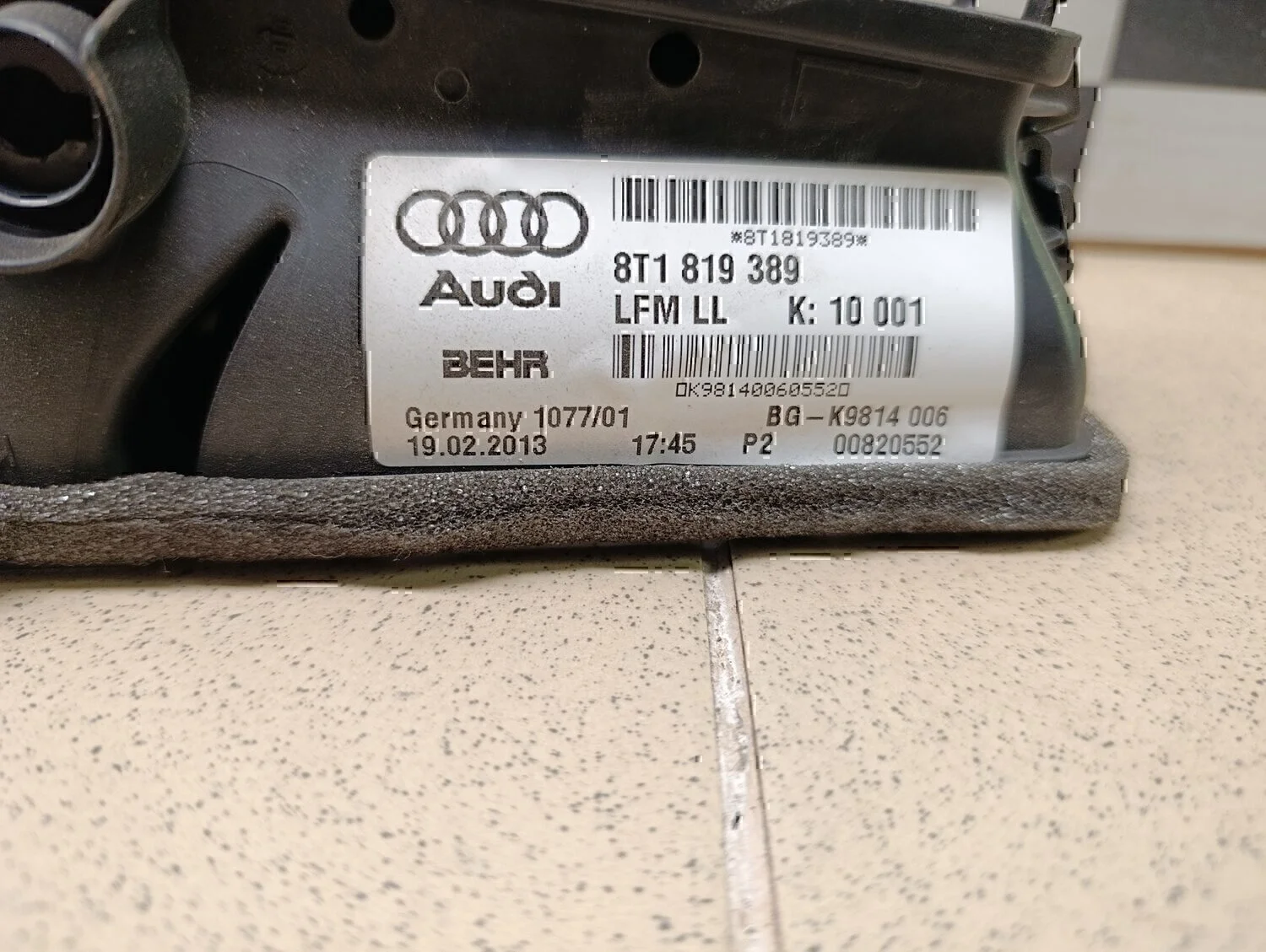Дефлектор воздушный Audi A4 [B8] 2007-2015 - миниатюра 9