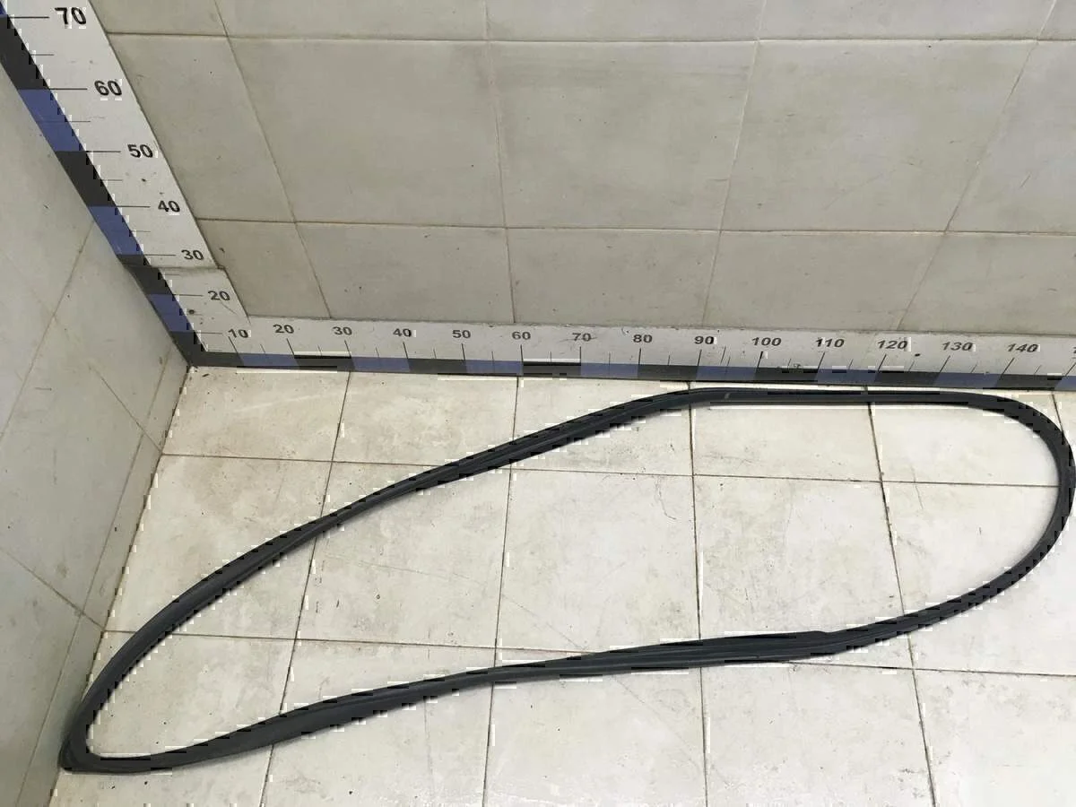Уплотнитель (внутри) MAZDA Mazda 3 (BL) 2009-2013 - изображение 1