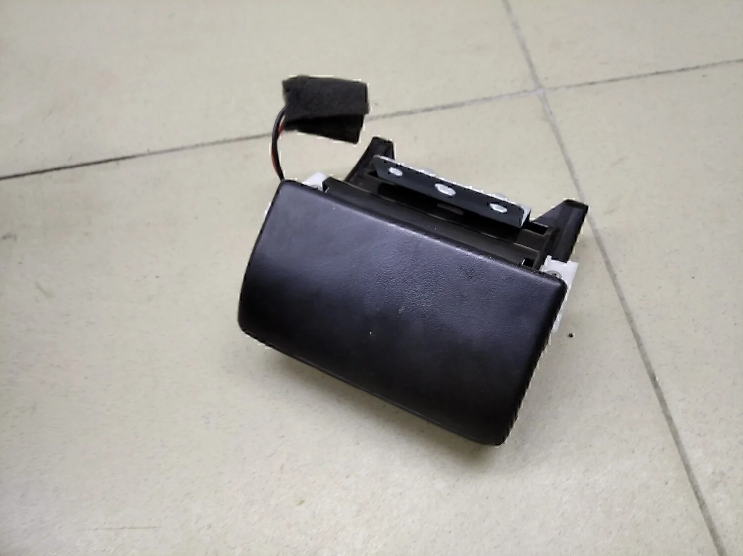 Пепельница передняя GREAT WALL Hover 2005-2010 - миниатюра 2