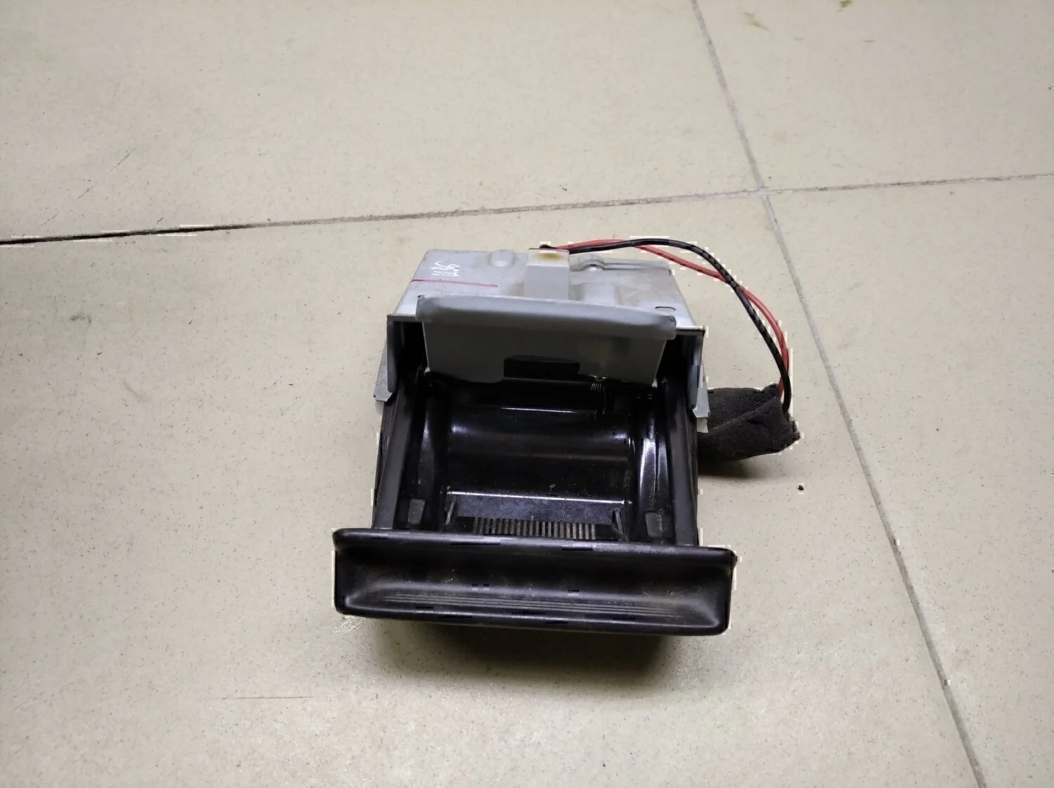 Пепельница передняя GREAT WALL Hover 2005-2010 - миниатюра 5