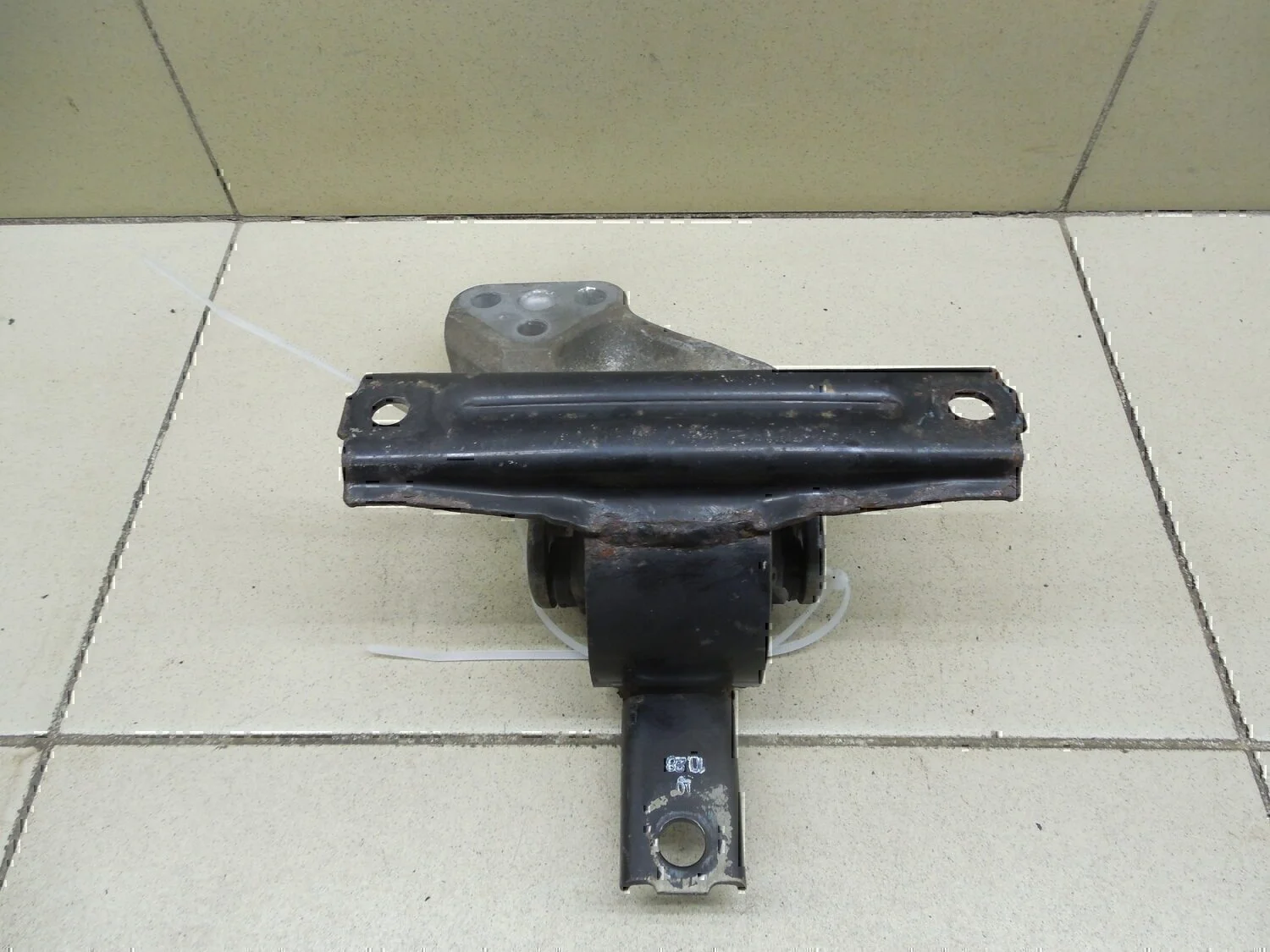 Опора двигателя правая MITSUBISHI ASX 2010-2016 - миниатюра 2
