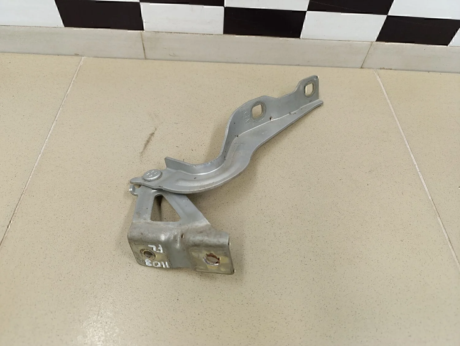 Петля капота левая Chevrolet Cobalt 2011-2015 - миниатюра 3