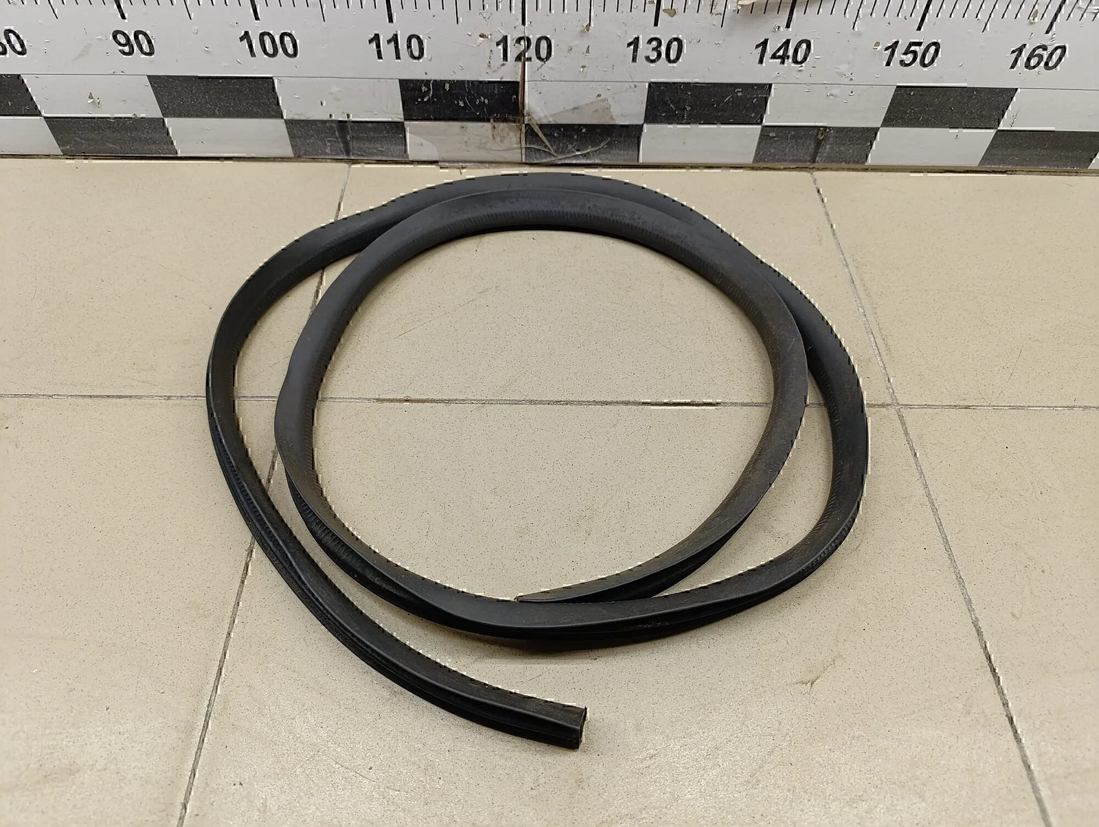 Уплотнитель (внутри) TOYOTA Yaris Verso 1999-2005 - миниатюра 3