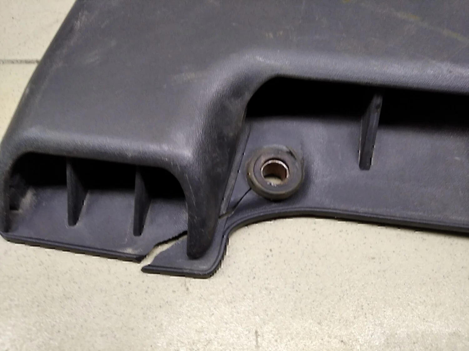 Воздухозаборник (внутри) Hyundai-KIA i30 2007-2012 - миниатюра 2
