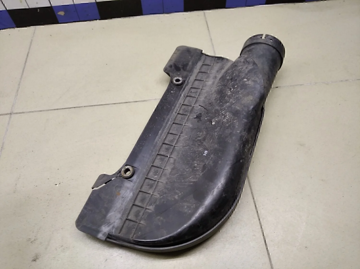 Воздухозаборник (внутри) Hyundai-KIA i30 2007-2012 - миниатюра 3