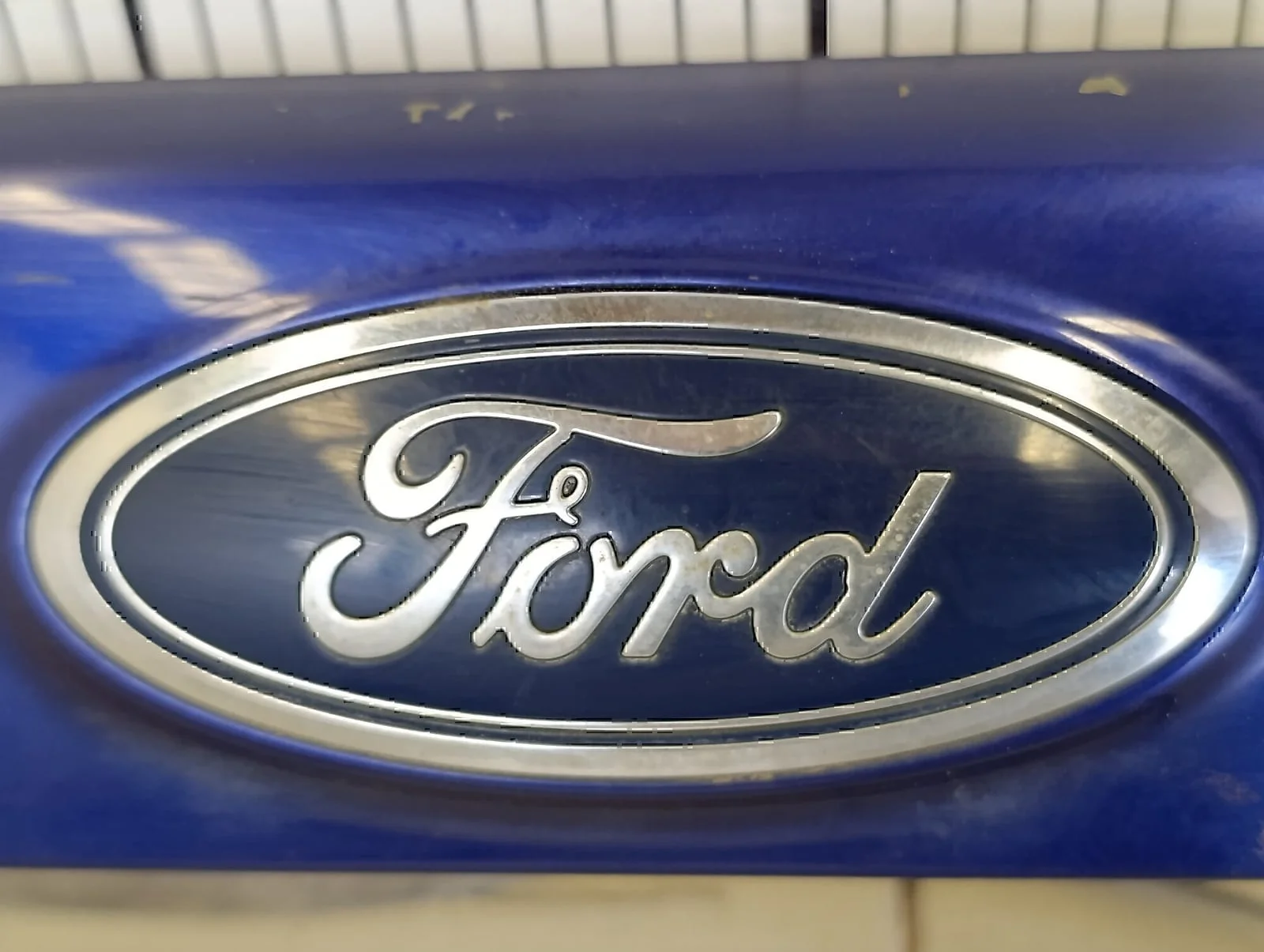 Накладка двери багажника FORD Kuga 2012> - миниатюра 6