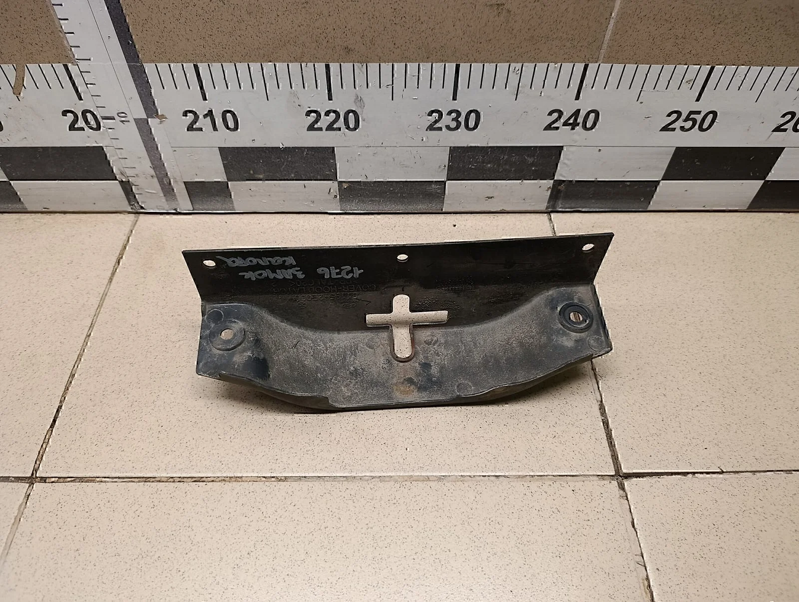 Кожух замка капота Hyundai-KIA Tucson 2004-2010 - миниатюра 3