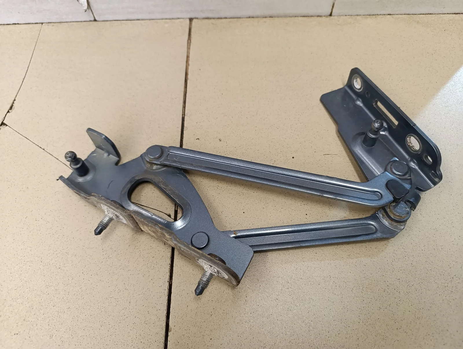 Петля крышки багажника левая PEUGEOT 407 2004-2010 - миниатюра 3