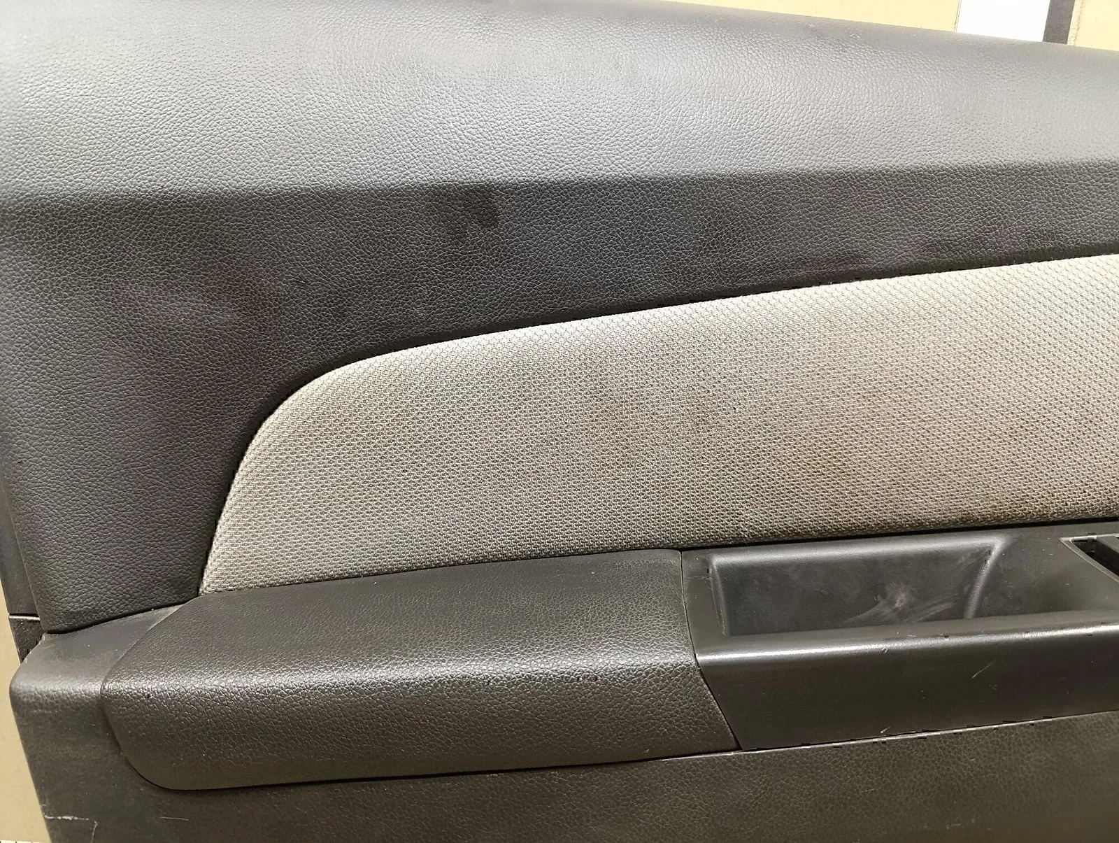 Обшивка двери передней левой Chevrolet Cruze 2009-2016 - миниатюра 4