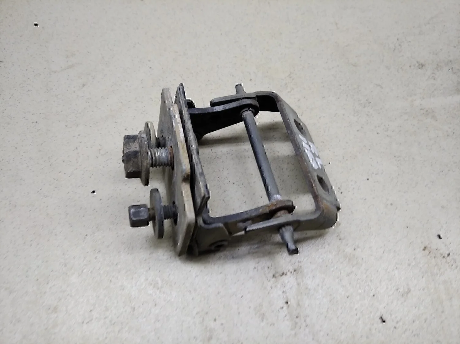Петля двери багажника FORD Fusion 2002-2012 - миниатюра 2