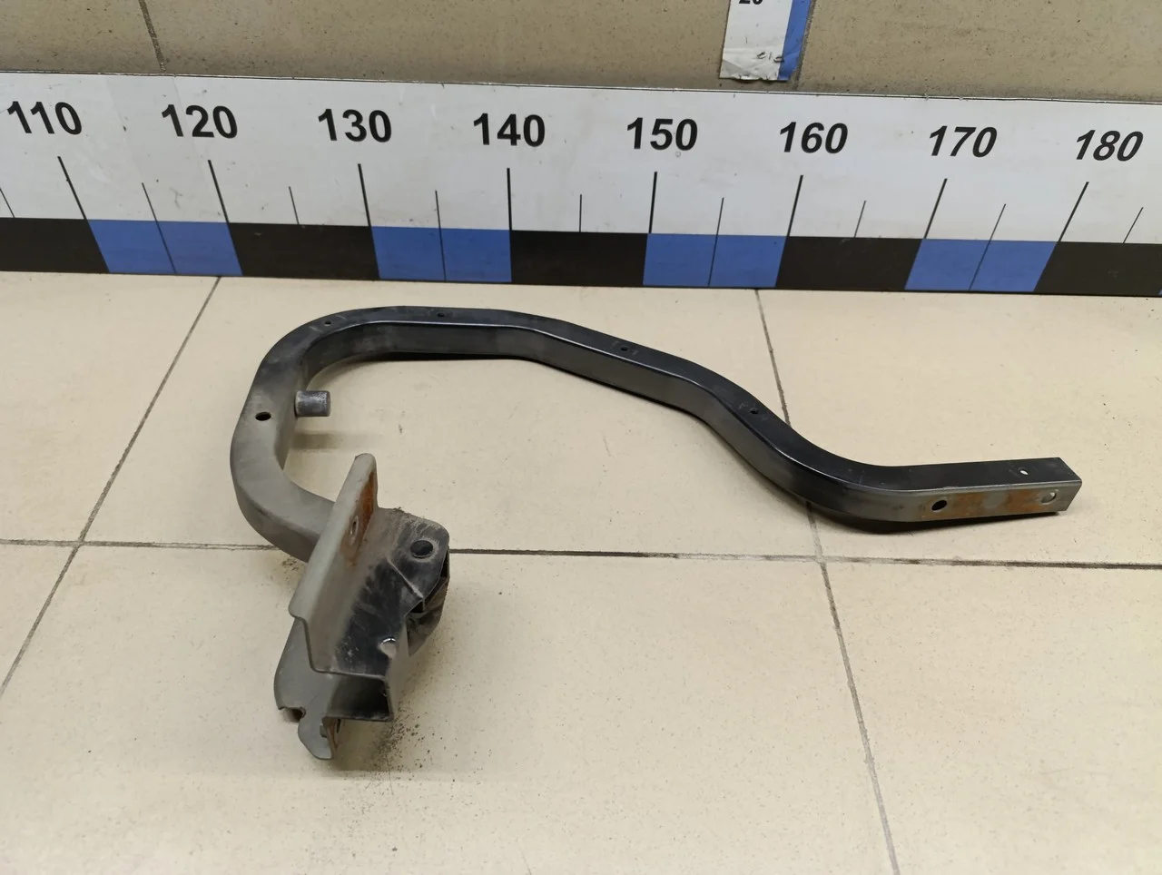 Петля крышки багажника NISSAN Tiida (C11) 2007-2014 - миниатюра 3