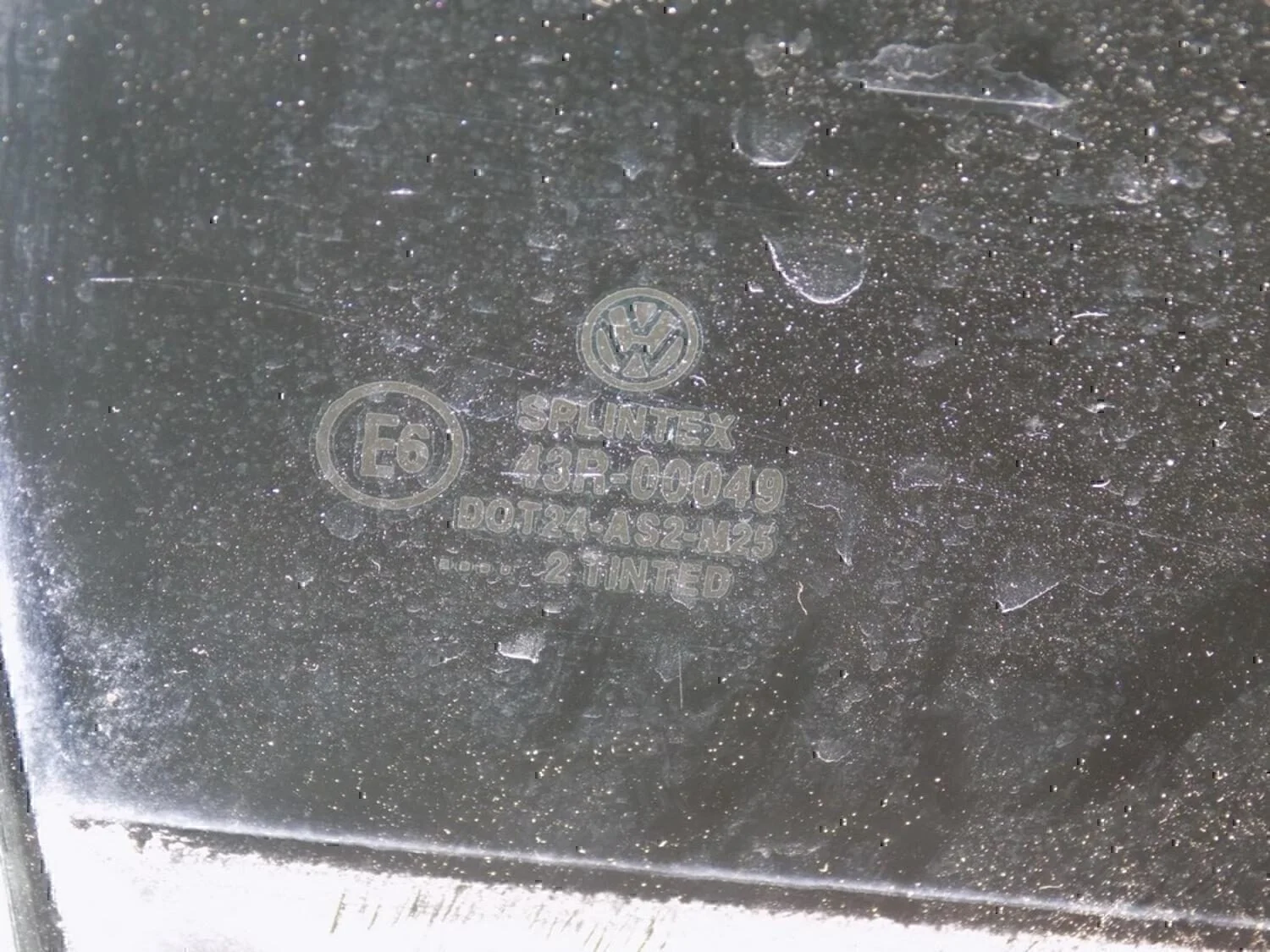Стекло двери задней правой VW Golf IV/Bora 1997-2005 - миниатюра 2