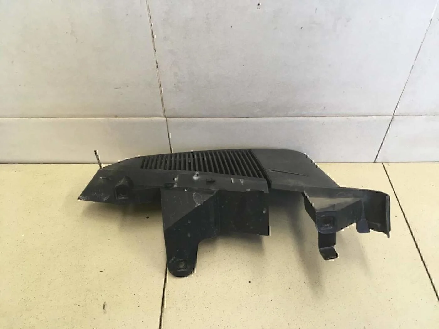 Держатель задней полки SKODA Fabia 1999-2006 - миниатюра 2