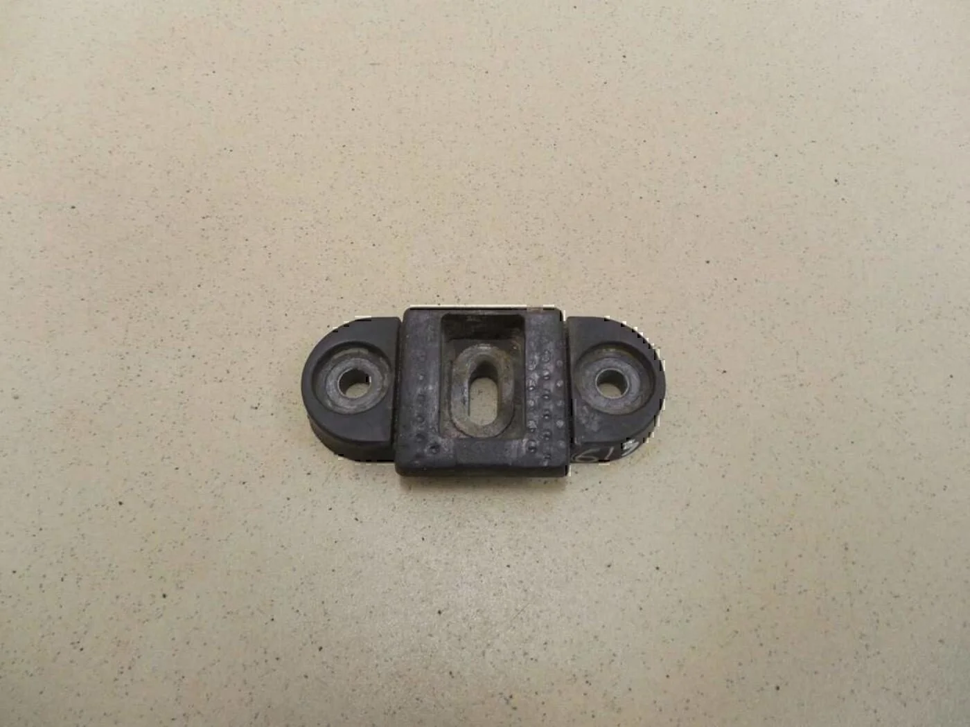 Отбойник крышки багажника SKODA Fabia 1999-2006 - миниатюра 2