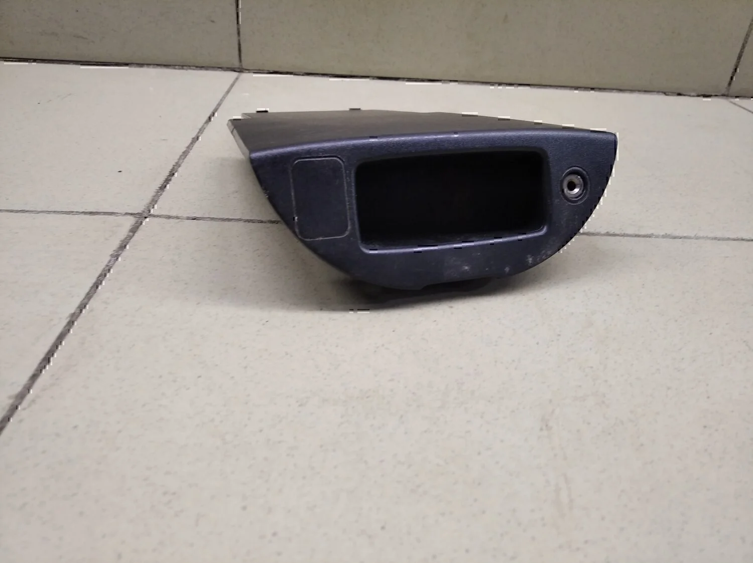 Накладка (кузов внутри) FORD Kuga 2008-2012 - миниатюра 4