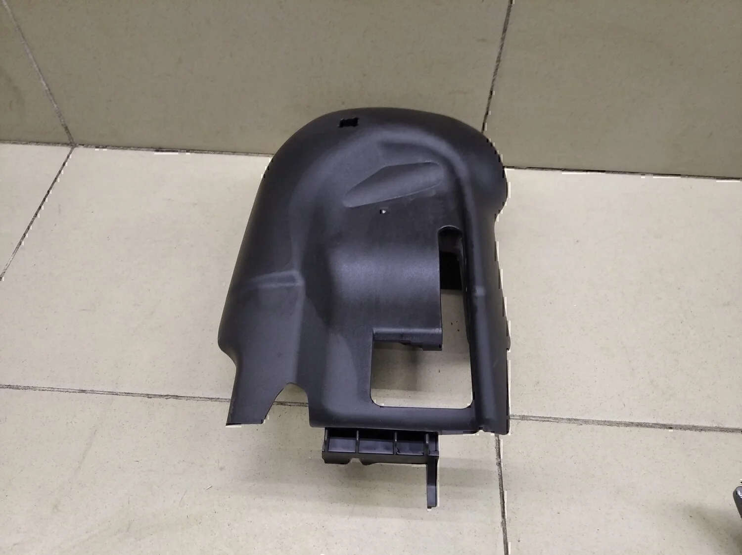 Кожух рулевой колонки нижний FORD Kuga 2008-2012 - миниатюра 6