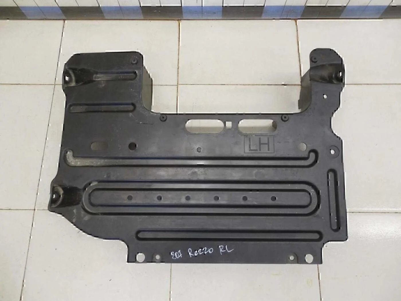 Накладка (кузов внутри) Chevrolet Rezzo 2005-2010 - изображение 1