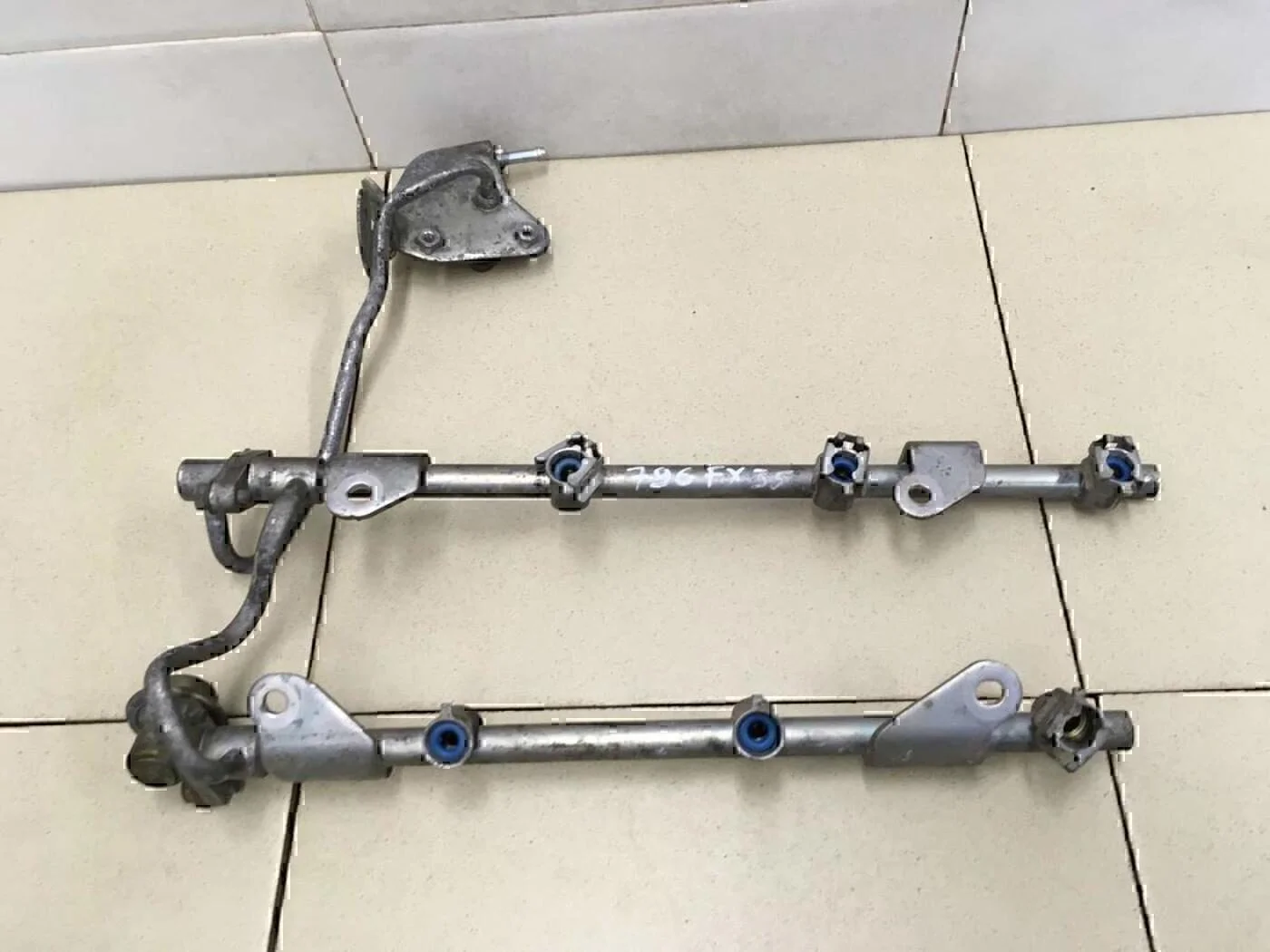 Рейка топливная (рампа) INFINITI Teana J31 2006-2008 - миниатюра 3