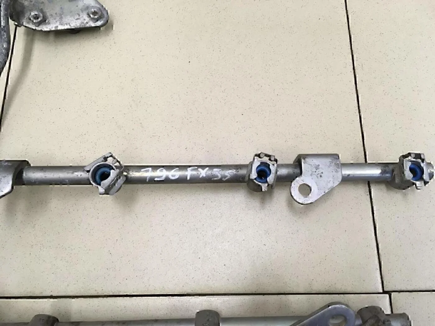 Рейка топливная (рампа) INFINITI Teana J31 2006-2008 - миниатюра 4