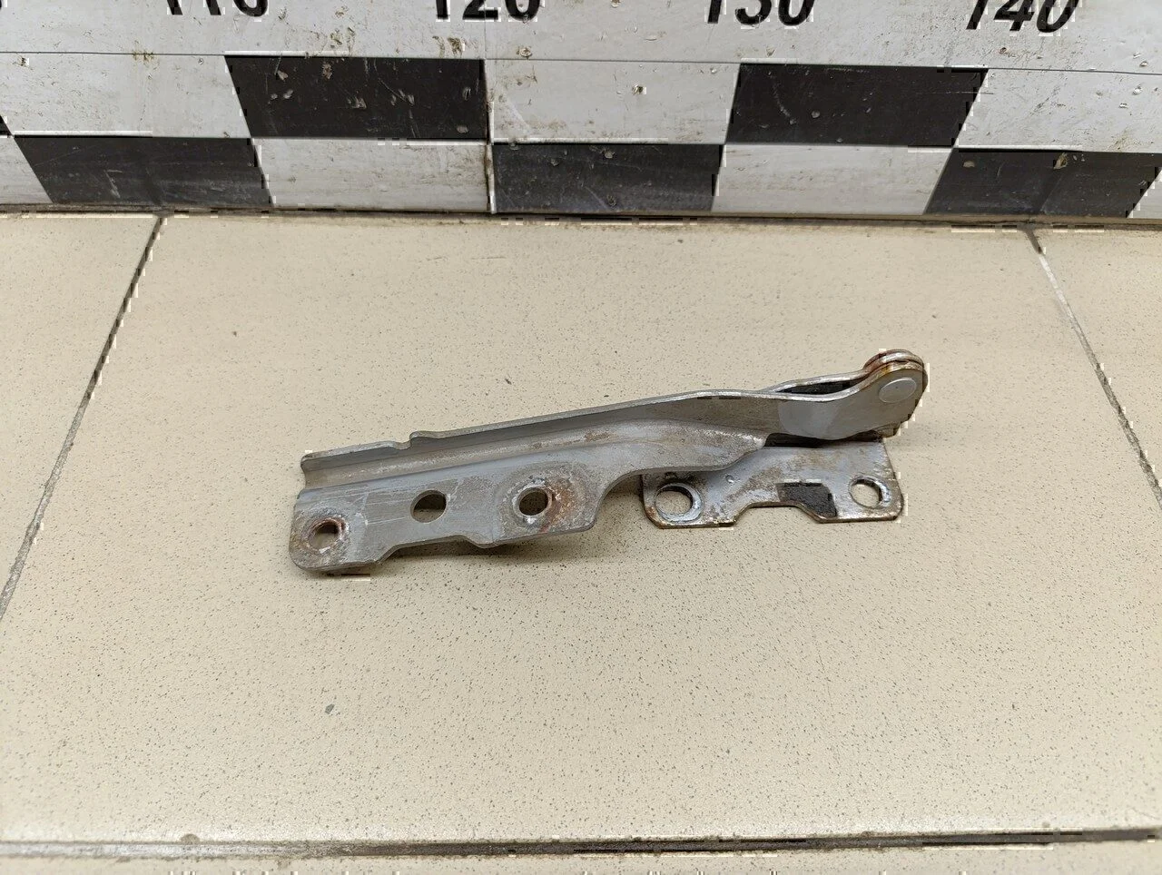 Петля капота правая MITSUBISHI Lancer (CS/Classic) 2003-2006 - миниатюра 4