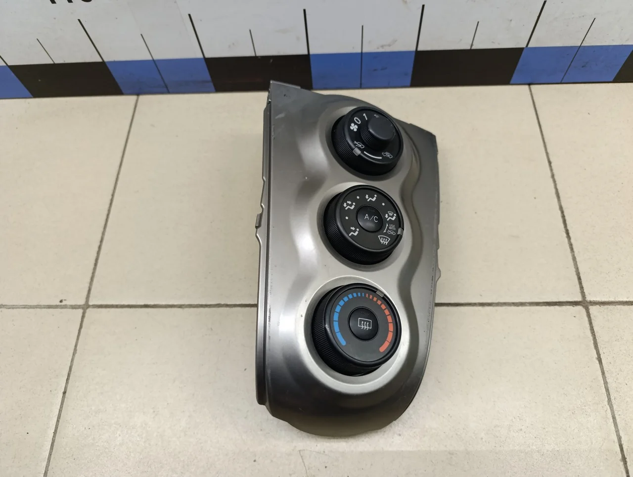 Блок управления отопителем TOYOTA Yaris 2005-2011 - изображение 1