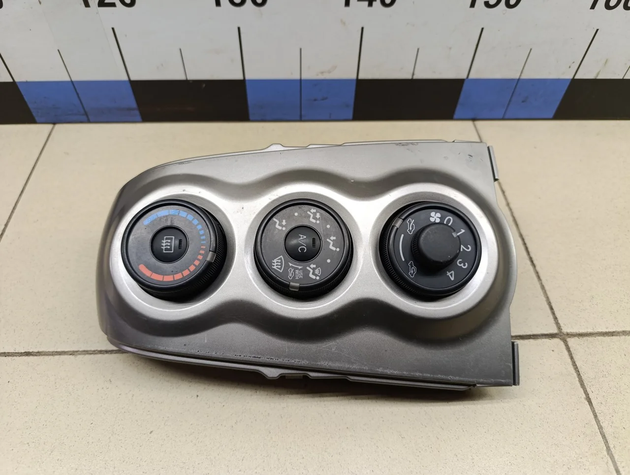Блок управления отопителем TOYOTA Yaris 2005-2011 - миниатюра 10